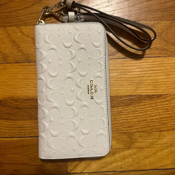 Coach White Wristlet Wallet - Picture 3 of 11